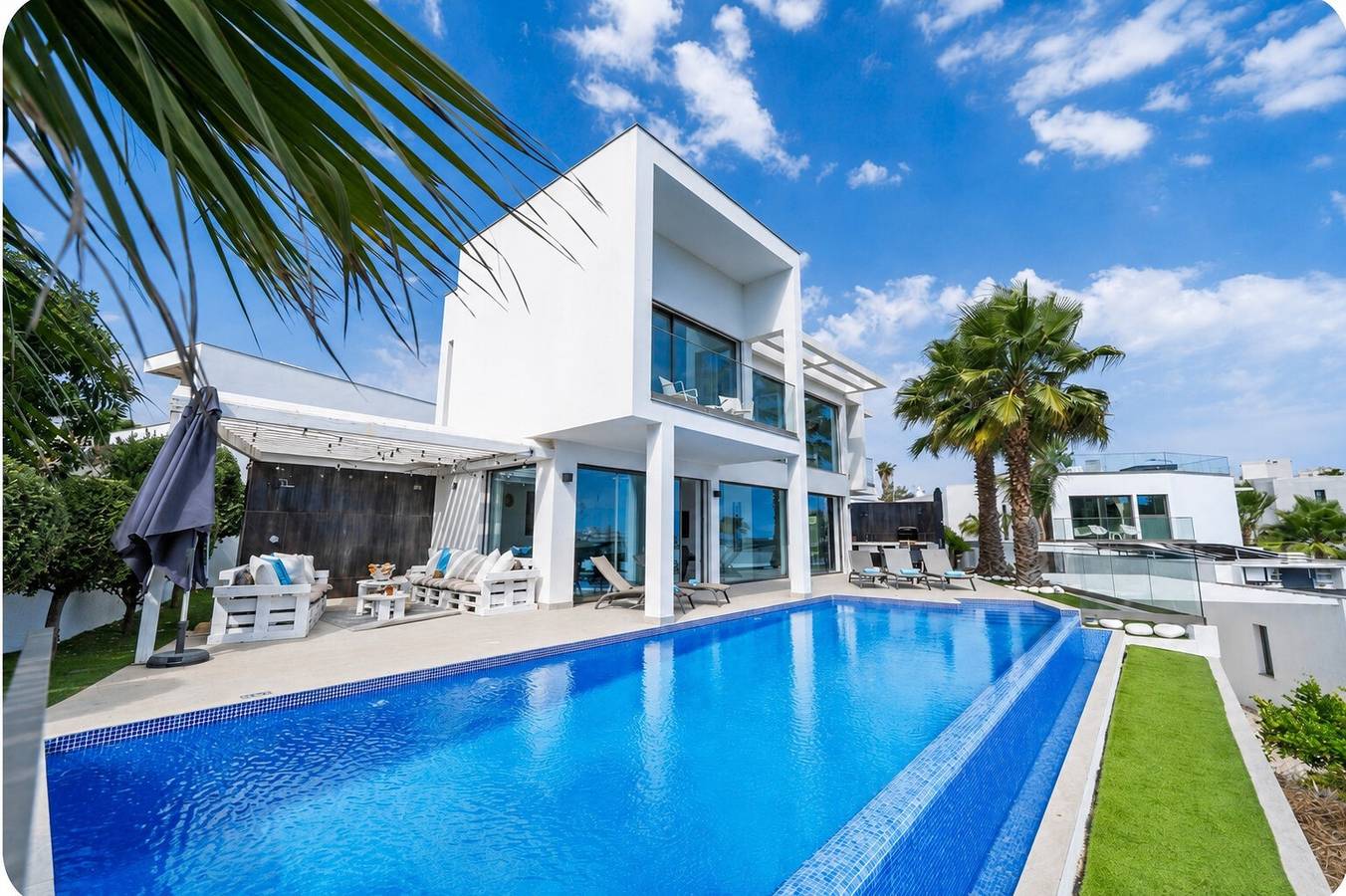 Villa Catalina — luxury villa with private pool in the Algarve